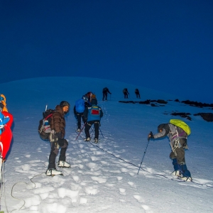 Summit attempt in the dark, Kang yatse II