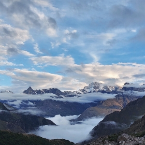 Hathi Parbat peeping out from the clouds