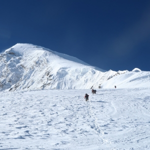 Heading up from Camp 2 towards the knife ridge and onwards to the summit.