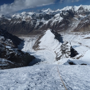 Looking down from the summit of Mt.Satopanth