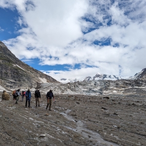 Stepping on the long Kaintal Glacier that flows down from of the the ridges of Mt.Nun